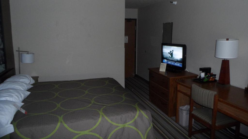 Super 8 By Wyndham Dunbar/Charleston Area Ξενοδοχείο Δωμάτιο φωτογραφία